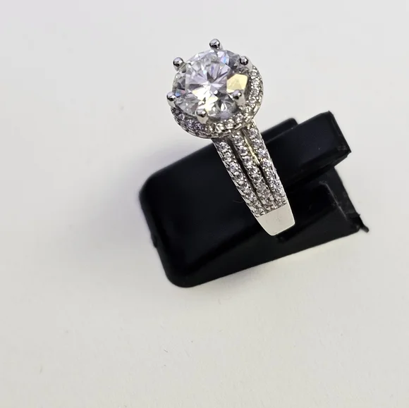 GRA Certified Moissanite 2 Carats 18k/925 Ring 💍 Size 7 - Picture 13 of 14